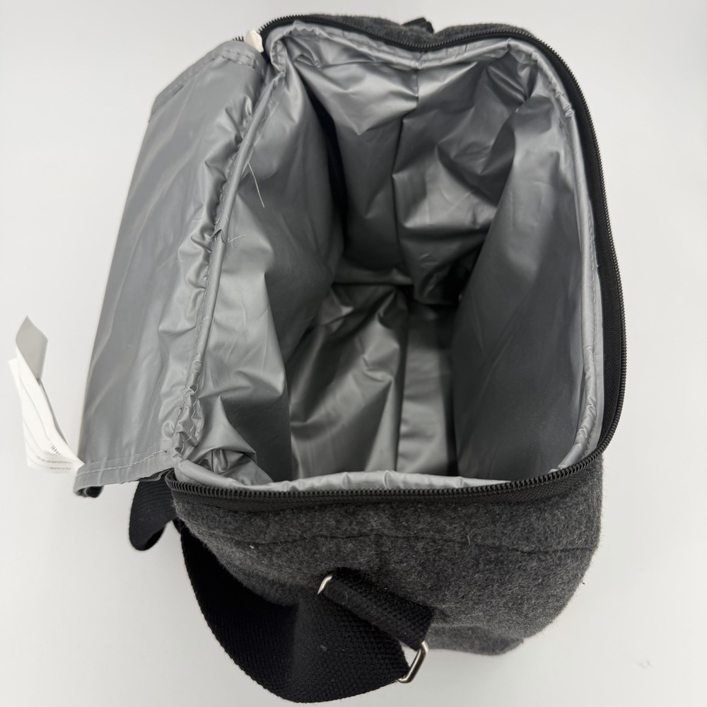 USA Salesforce x Field & Co. Soft Gray Wool Insulated Cooler Bag w Bottle Opener - Picture 7 of 8